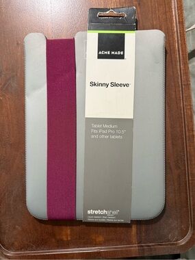 ACME Slim Tablet Sleeve in Light Gray with Magenta Strap
